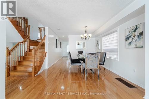 22 Roxton Crescent, Brampton, ON - Indoor