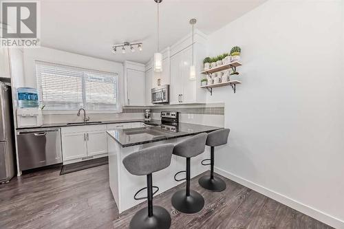 109 Evanston Manor Nw, Calgary, AB - Indoor Photo Showing Kitchen With Upgraded Kitchen