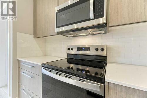 2221, 60 Skyview Ranch Road Ne, Calgary, AB - Indoor Photo Showing Kitchen