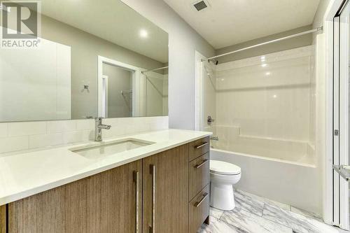 2221, 60 Skyview Ranch Road Ne, Calgary, AB - Indoor Photo Showing Bathroom