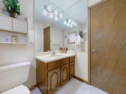 27 Richbell St, Vaughan, ON - Indoor Photo Showing Bathroom