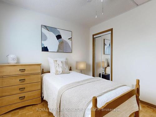 27 Richbell St, Vaughan, ON - Indoor Photo Showing Bedroom