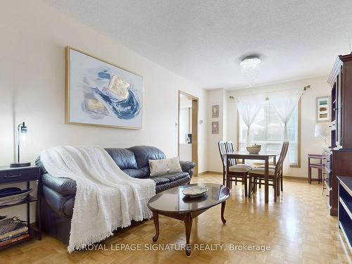 27 Richbell St, Vaughan, ON - Indoor Photo Showing Living Room