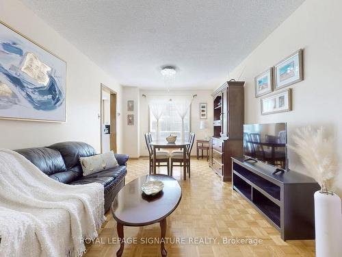 27 Richbell St, Vaughan, ON - Indoor Photo Showing Living Room