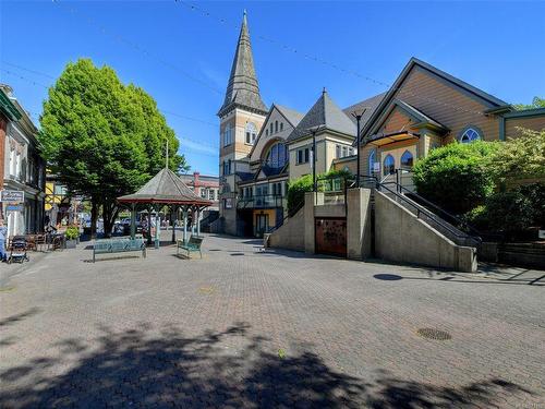 1423 Bay St, Victoria, BC 