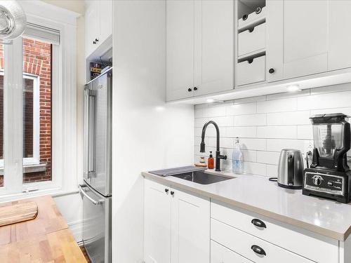 Kitchen - 1230 Rue Plessis, Montréal (Ville-Marie), QC - Indoor Photo Showing Kitchen With Upgraded Kitchen