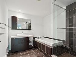 Ensuite bathroom - 