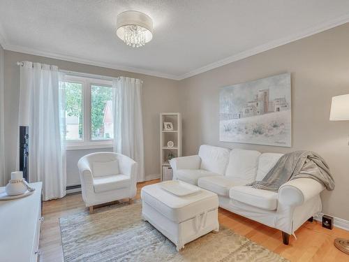 Chambre Ã Â coucher - 1110 Rue Bel-Air, Gatineau (Gatineau), QC - Indoor Photo Showing Living Room