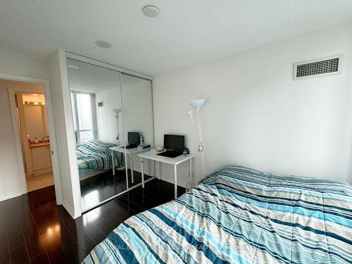 1602-18 Spring Garden Ave, Toronto, ON - Indoor Photo Showing Bedroom