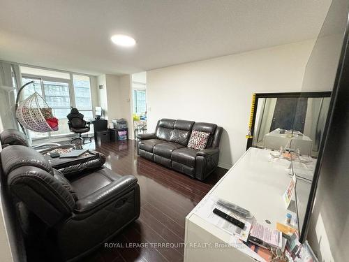 1602-18 Spring Garden Ave, Toronto, ON - Indoor Photo Showing Living Room