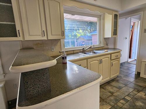 Upper-964 King Rd, Burlington, ON - Indoor Photo Showing Kitchen With Double Sink