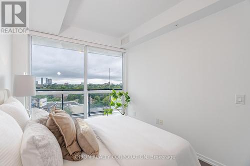 914 - 3237 Bayview Avenue, Toronto, ON - Indoor Photo Showing Bedroom