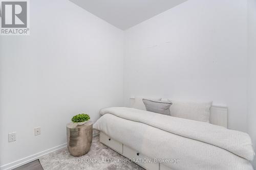 914 - 3237 Bayview Avenue, Toronto, ON - Indoor Photo Showing Bedroom