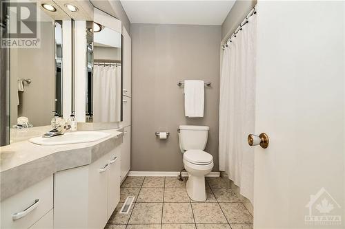 10 Lindhurst Crescent, Ottawa, ON - Indoor Photo Showing Bathroom