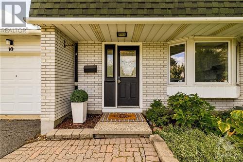 10 Lindhurst Crescent, Ottawa, ON - Outdoor