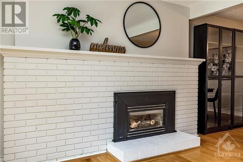 10 Lindhurst Crescent, Ottawa, ON - Indoor Photo Showing Living Room With Fireplace