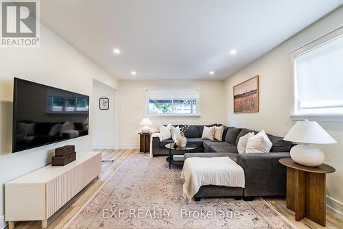 7 Lambs Lane, Clarington (Bowmanville), ON - Indoor Photo Showing Living Room