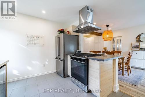 7 Lambs Lane, Clarington (Bowmanville), ON - Indoor Photo Showing Kitchen