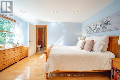 60 Clarke Street, Whitchurch-Stouffville, ON - Indoor Photo Showing Bedroom