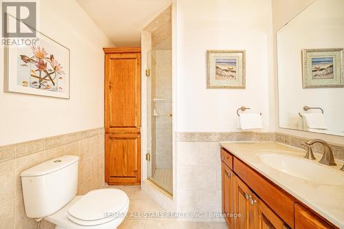 60 Clarke Street, Whitchurch-Stouffville, ON - Indoor Photo Showing Bathroom