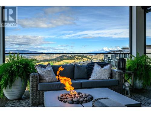 101 Diamond Way, Vernon, BC -  Photo Showing Living Room