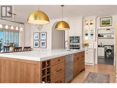 101 Diamond Way, Vernon, BC - Indoor Photo Showing Kitchen