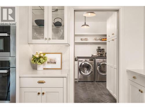 101 Diamond Way, Vernon, BC - Indoor Photo Showing Laundry Room