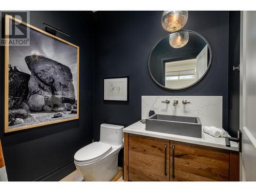 101 Diamond Way, Vernon, BC - Indoor Photo Showing Bathroom