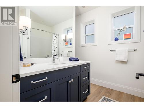 101 Diamond Way, Vernon, BC - Indoor Photo Showing Bathroom