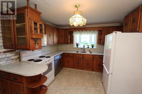 90 Ottawa Street E, Havelock-Belmont-Methuen (Havelock), ON - Indoor Photo Showing Kitchen With Double Sink