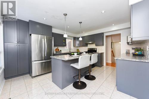 78 Pauline Crescent, Brampton, ON - Indoor Photo Showing Kitchen With Upgraded Kitchen