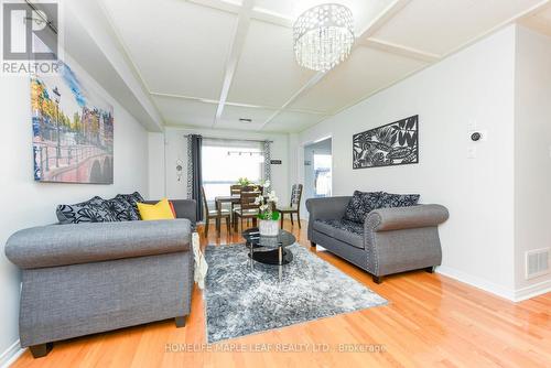 78 Pauline Crescent, Brampton, ON - Indoor Photo Showing Living Room