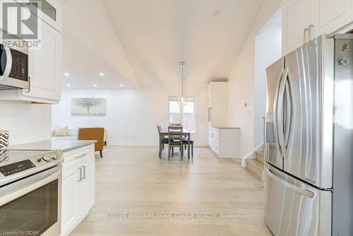 8 Hayward Crescent, Guelph, ON - Indoor Photo Showing Kitchen