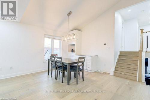 8 Hayward Crescent, Guelph, ON - Indoor Photo Showing Dining Room