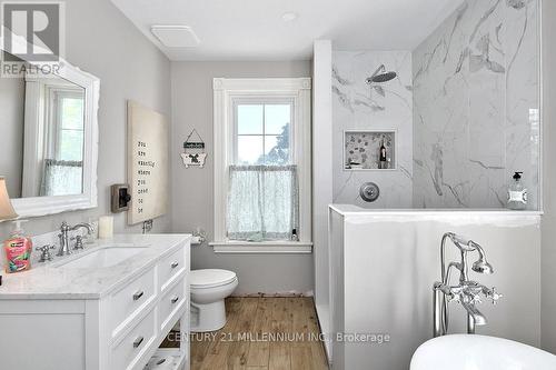 523 Hurontario Street, Collingwood, ON - Indoor Photo Showing Bathroom