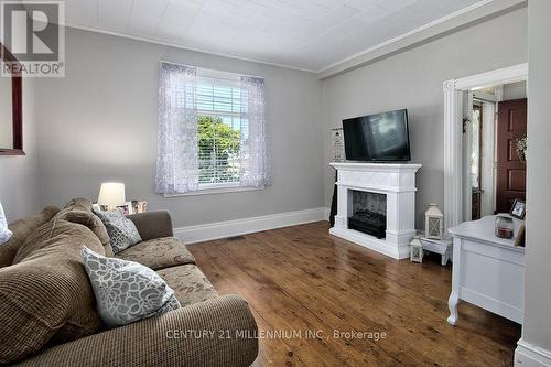 523 Hurontario Street, Collingwood, ON - Indoor Photo Showing Living Room With Fireplace