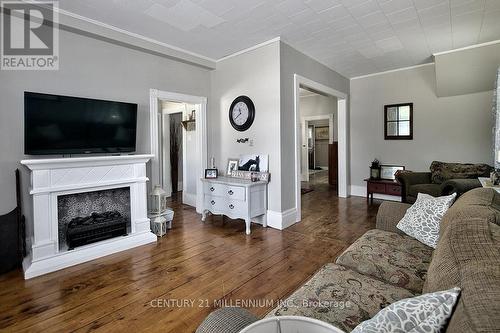 523 Hurontario Street, Collingwood, ON - Indoor Photo Showing Living Room With Fireplace