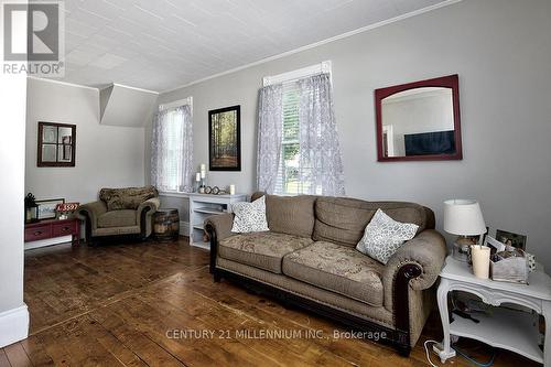 523 Hurontario Street, Collingwood, ON - Indoor Photo Showing Living Room