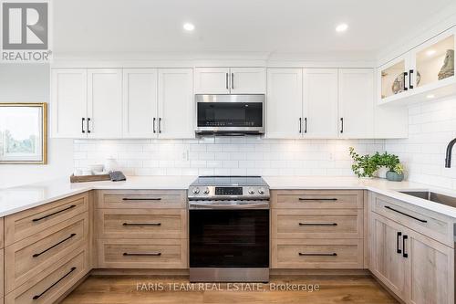 516 - 172 Eighth Street, Collingwood, ON - Indoor Photo Showing Kitchen With Upgraded Kitchen