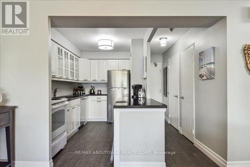 604 - 1110 Walden Circle, Mississauga, ON - Indoor Photo Showing Kitchen