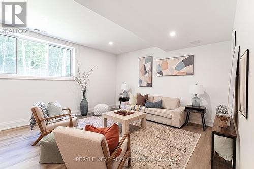 93 Summer Leigh Trail, Huntsville, ON - Indoor Photo Showing Living Room