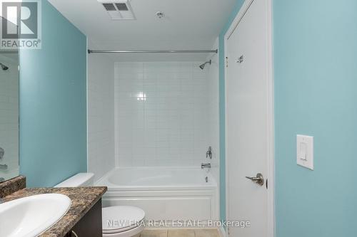 218 - 5 Richgrove Drive, Toronto, ON - Indoor Photo Showing Bathroom