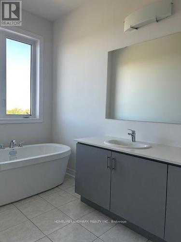 130 Mumbai Drive, Markham, ON - Indoor Photo Showing Bathroom