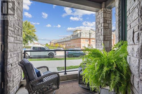 105 - 2388 Khalsa Gate, Oakville, ON - Outdoor