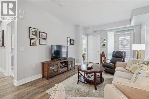 105 - 2388 Khalsa Gate, Oakville, ON - Indoor Photo Showing Living Room