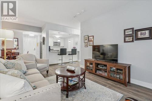 105 - 2388 Khalsa Gate, Oakville, ON - Indoor Photo Showing Living Room