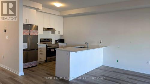 132 Lormont Boulevard, Hamilton, ON - Indoor Photo Showing Kitchen