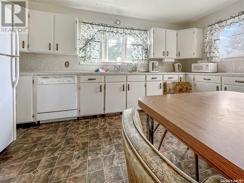 807 Elsinore Street, Whitewood, SK - Indoor Photo Showing Kitchen