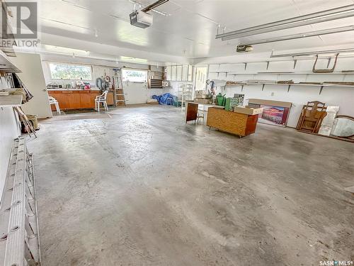 807 Elsinore Street, Whitewood, SK - Indoor Photo Showing Garage