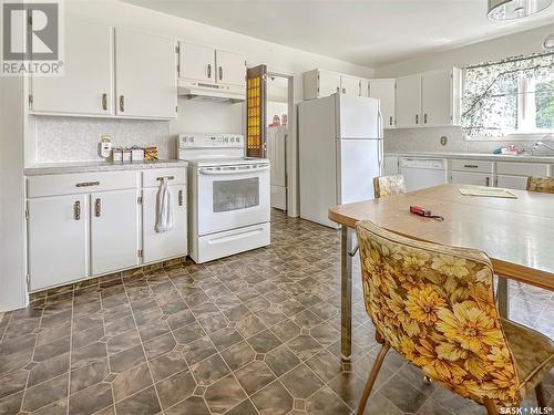 807 Elsinore Street, Whitewood, SK - Indoor Photo Showing Kitchen